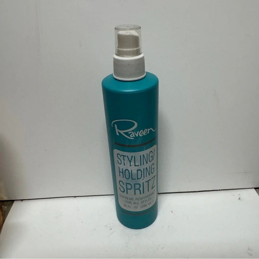 Raveen Styling Holding Spritz 10 OZ